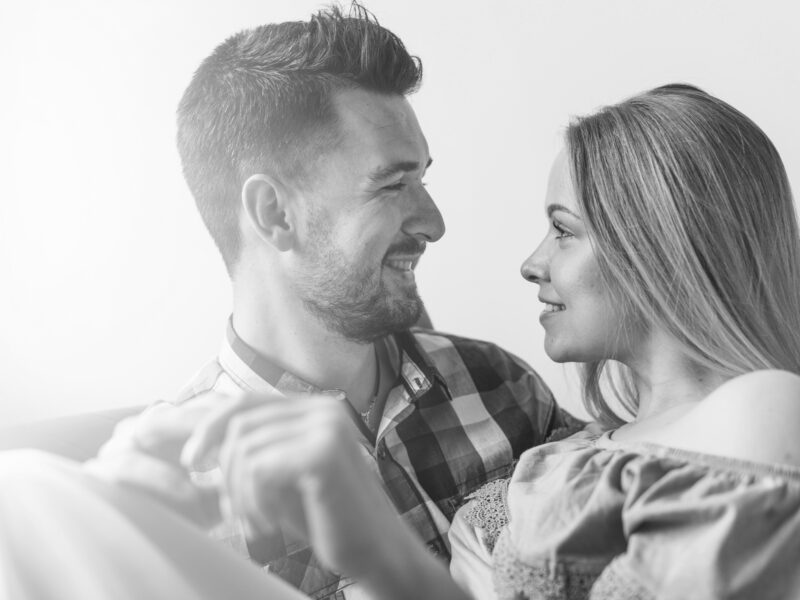 Minha mulher porno com a loira dando uma super trepada forte quando fica empinada de quatro - necessidades emocionais